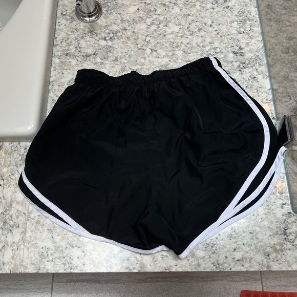 Nike Running Shorts - Picture 2 of 7